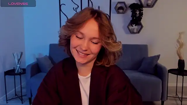 BritnieCute online show from October 2025 05:46:01 AM