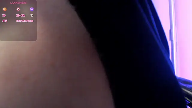 Bigbittiesandfun online show from April 2026 07:03:02 AM