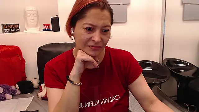 Snapshot of eva_twiss chatting on May 2026 01:05:02 PM eva twiss online show from May 2026 01:05:02 PM