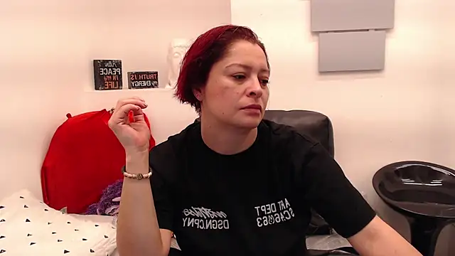 Snapshot of eva_twiss chatting on May 2026 12:01:01 PM eva twiss online show from May 2026 12:01:01 PM