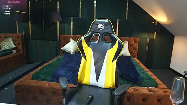 Snapshot of Alisa054 chatting on December 2024 08:28:02 PM Alisa054 online show from December 2024 08:28:02 PM