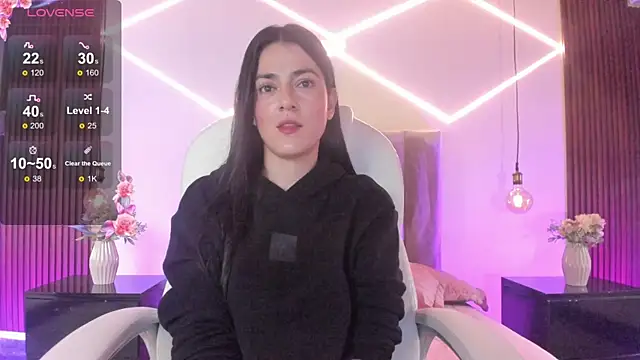 Snapshot of BellaClaiir chatting on December 2025 02:26:01 PM BellaClaiir online show from December 2025 02:26:01 PM