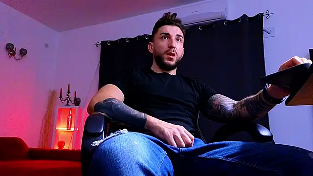 MightyAaron66 online show from November 2025 04:46:01 AM