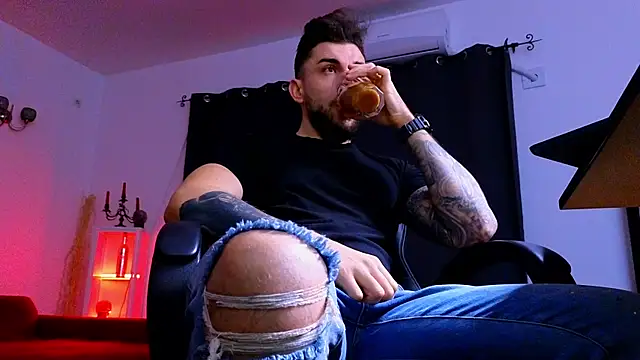 MightyAaron66 online show from January 2026 03:32:01 AM