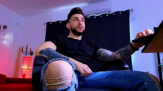 MightyAaron66 online show from April 2026 04:40:01 AM