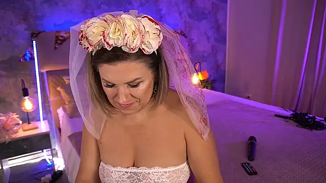 KiraRoxx online show from October 2025 10:32:02 PM