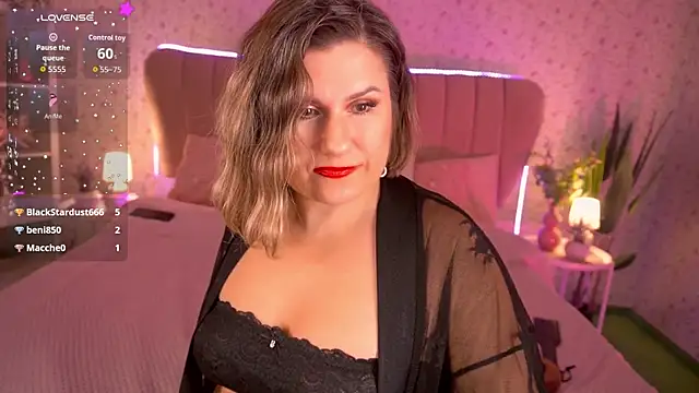 KiraRoxx online show from April 2026 03:31:01 PM