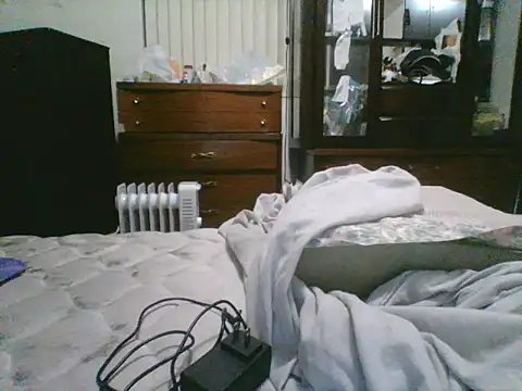 Snapshot of Emilylyn2501 chatting on November 2025 02:44:01 AM Emilylyn2501 online show from November 2025 02:44:01 AM