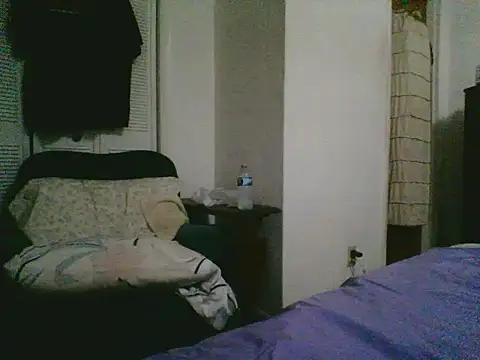 Snapshot of Emilylyn2501 chatting on November 2025 02:26:01 AM Emilylyn2501 online show from November 2025 02:26:01 AM