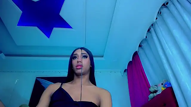 Snapshot of NahomiCamper chatting on February 2025 09:24:01 AM NahomiCamper online show from February 2025 09:24:01 AM