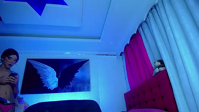 Snapshot of NahomiCamper chatting on March 2025 03:31:01 AM NahomiCamper online show from March 2025 03:31:01 AM