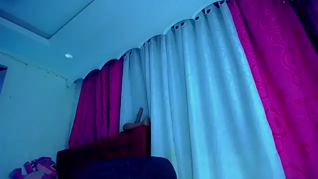 Snapshot of NahomiCamper chatting on September 2025 04:23:02 AM NahomiCamper online show from September 2025 04:23:02 AM