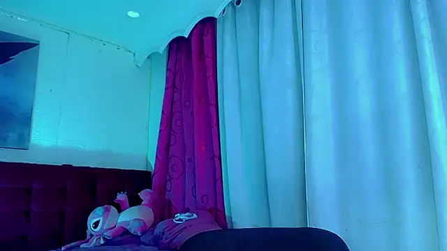 Snapshot of NahomiCamper chatting on November 2025 10:45:02 PM NahomiCamper online show from November 2025 10:45:02 PM