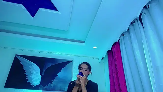 Snapshot of NahomiCamper chatting on November 2025 11:16:02 PM NahomiCamper online show from November 2025 11:16:02 PM