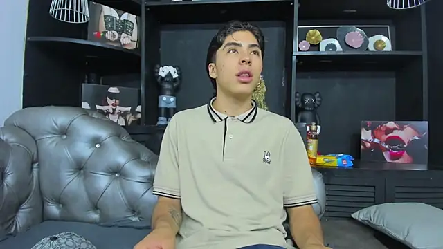 HeellBoy  online show from November 2025 01:26:02 AM