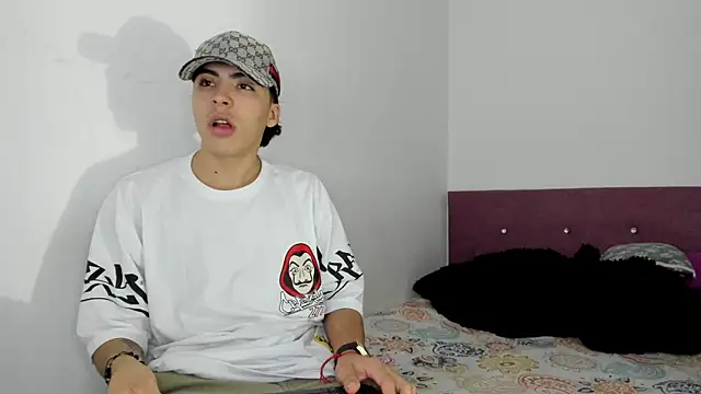 HeellBoy  online show from December 2025 09:37:02 AM