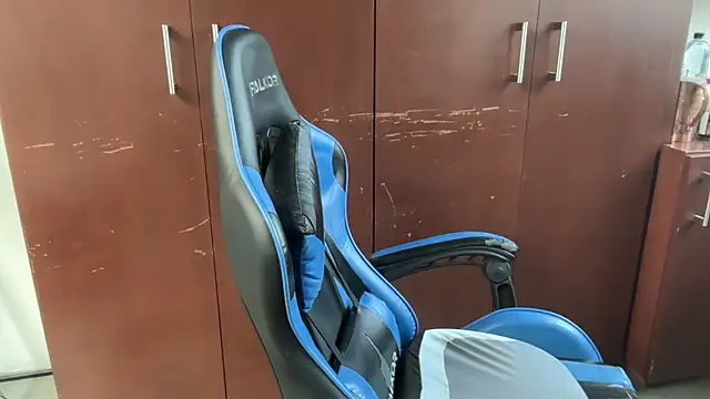 alanan881 online show from February 2026 06:56:02 PM