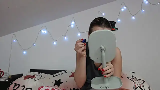 Snapshot of SweetMaddy888 chatting on January 2025 04:10:02 AM SweetMaddy888 online show from January 2025 04:10:02 AM