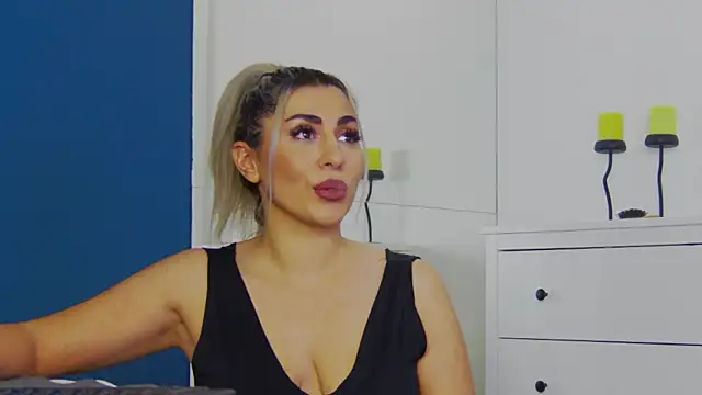 CelineMeyerr online show from October 2025 05:32:01 AM