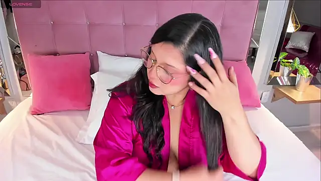 Snapshot of ArticaBelle chatting on November 2025 04:45:02 AM ArticaBelle online show from November 2025 04:45:02 AM