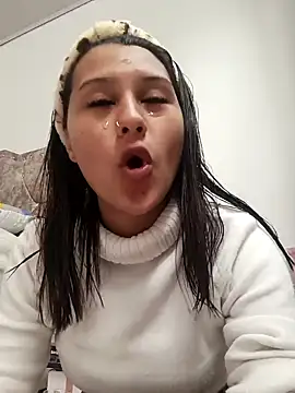 Snapshot of Nicky-7 chatting on December 2024 05:33:02 PM Nicky-7 online show from December 2024 05:33:02 PM