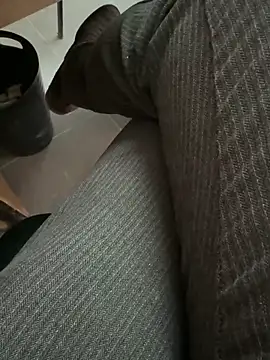 Snapshot of homidor chatting on February 2025 02:21:02 PM homidor online show from February 2025 02:21:02 PM