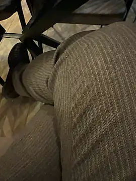 Snapshot of homidor chatting on February 2025 06:59:01 PM homidor online show from February 2025 06:59:01 PM