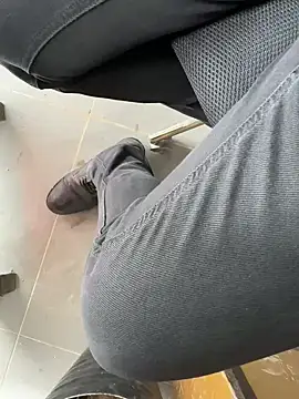 Snapshot of homidor chatting on February 2025 09:43:01 AM homidor online show from February 2025 09:43:01 AM