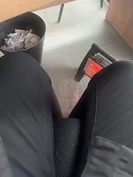 Snapshot of homidor chatting on February 2025 01:26:02 PM homidor online show from February 2025 01:26:02 PM