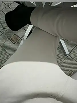 Snapshot of homidor chatting on February 2025 10:10:01 PM homidor online show from February 2025 10:10:01 PM