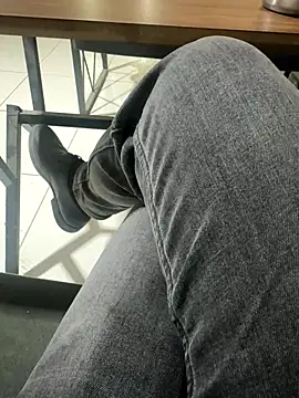 Snapshot of homidor chatting on October 2025 07:43:01 PM homidor online show from October 2025 07:43:01 PM