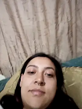 Snapshot of CORALINE_GREYM chatting on September 2025 03:21:01 AM CORALINE GREYM online show from September 2025 03:21:01 AM