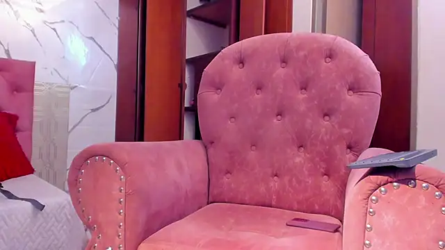 Snapshot of evelyn_wine chatting on November 2025 07:35:02 PM evelyn wine online show from November 2025 07:35:02 PM