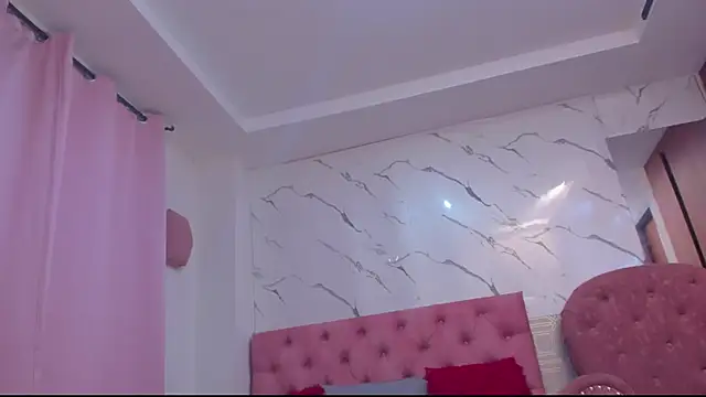 Snapshot of evelyn_wine chatting on November 2025 07:13:02 PM evelyn wine online show from November 2025 07:13:02 PM