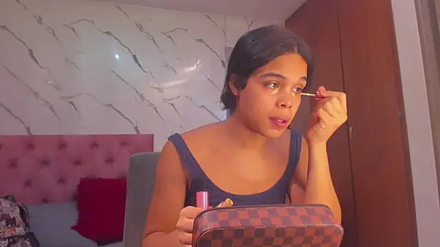 Snapshot of evelyn_wine chatting on November 2025 08:57:01 PM evelyn wine online show from November 2025 08:57:01 PM