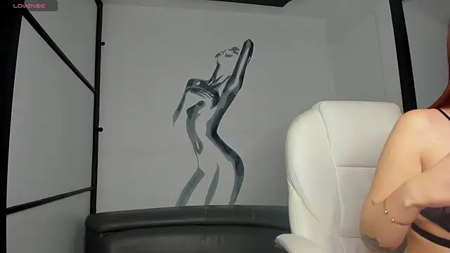 Snapshot of TinaJonnes_ chatting on January 2025 01:15:01 PM TinaJonnes online show from January 2025 01:15:01 PM