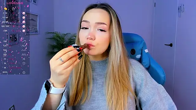 Snapshot of Evia_r0se chatting on January 2025 01:56:01 AM Evia r0se online show from January 2025 01:56:01 AM