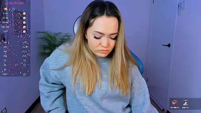 Snapshot of Evia_r0se chatting on January 2025 11:04:02 AM Evia r0se online show from January 2025 11:04:02 AM