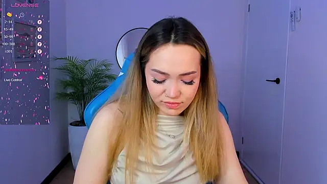 Snapshot of Evia_r0se chatting on January 2025 11:16:01 AM Evia r0se online show from January 2025 11:16:01 AM