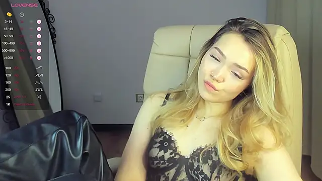 Snapshot of Evia_r0se chatting on January 2025 11:21:02 AM Evia r0se online show from January 2025 11:21:02 AM