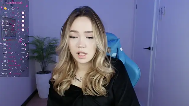 Snapshot of Evia_r0se chatting on January 2025 05:11:02 AM Evia r0se online show from January 2025 05:11:02 AM