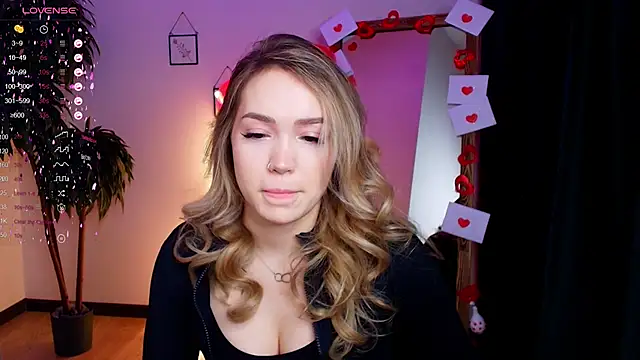 Snapshot of Evia_r0se chatting on February 2025 11:07:02 AM Evia r0se online show from February 2025 11:07:02 AM