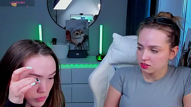 Evia r0se online show from March 2026 02:04:02 AM