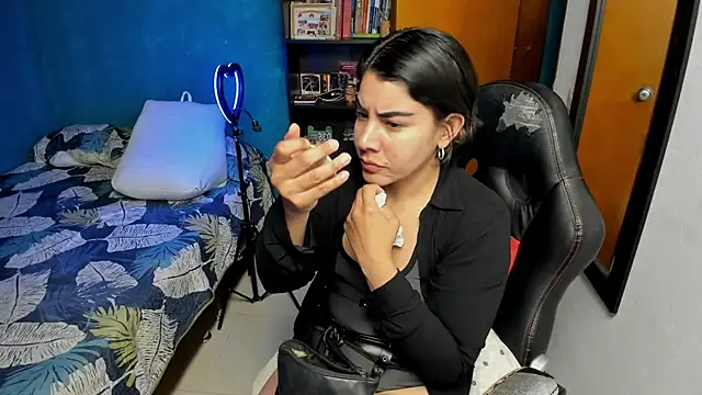 peanut tangerine online show from October 2025 11:05:02 PM