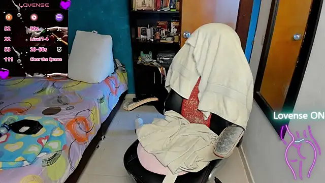 peanut tangerine online show from November 2025 05:01:01 PM