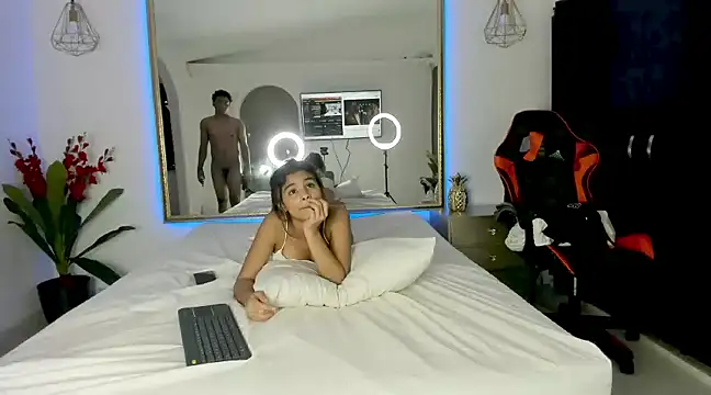 Snapshot of mia_and_masterboy chatting on December 2024 03:44:02 PM mia and masterboy online show from December 2024 03:44:02 PM