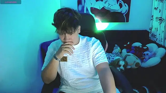 Snapshot of _AlexMorris chatting on January 2025 12:00:01 AM AlexMorris online show from January 2025 12:00:01 AM