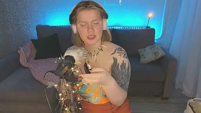 Snapshot of Kira_Citro chatting on January 2025 08:11:01 PM Kira Citro online show from January 2025 08:11:01 PM