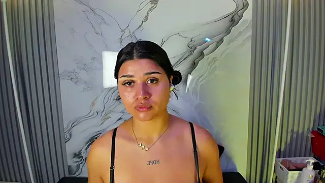 Snapshot of venusowen_ chatting on July 2026 03:18:02 PM venusowen online show from July 2026 03:18:02 PM