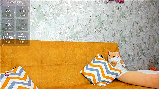 Snapshot of LuxieDelight chatting on November 2025 06:36:01 AM LuxieDelight online show from November 2025 06:36:01 AM